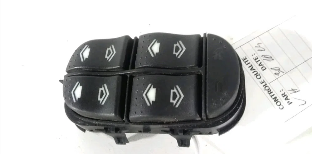 Commande lève-glace porte avant gauche Ford FOCUS I Clipper (DNW) 1.8 16v (1999-2004) occasion