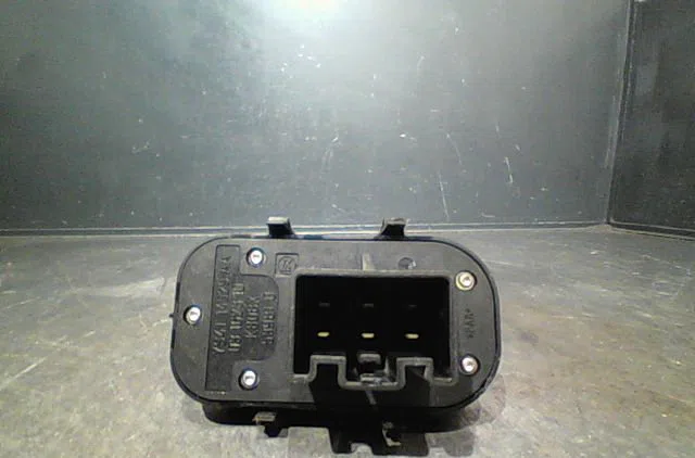 Commande lève-glace porte avant gauche Ford FOCUS I (DAW, DBW) 1.8 tdci (2001-2004) occasion