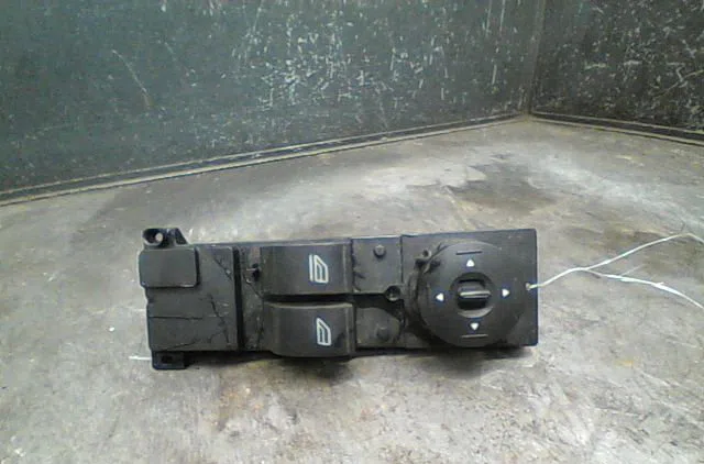 Commande lève-glace porte avant gauche Ford FOCUS II (DA_, HCP, DP) 1.8 tdci (2005-2012) occasion