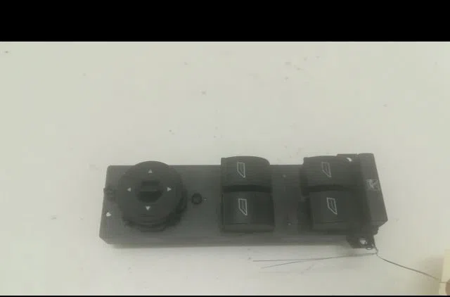 Commande lève-glace porte avant gauche Ford FOCUS II (DA_, HCP, DP) 2.0 tdci (2004-2008) occasion