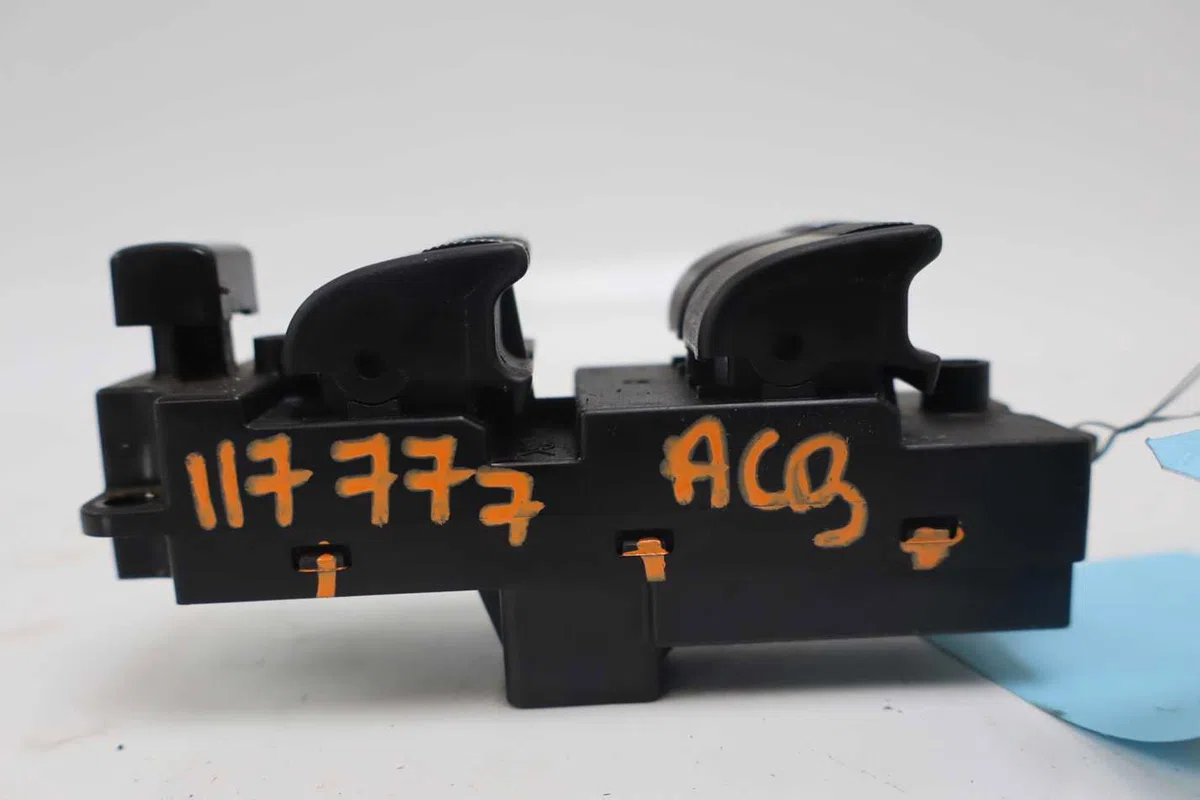 Commande lève-glace porte avant gauche Ford RANGER (ET) 3.0 tdci 4x4 (2006-2012) occasion