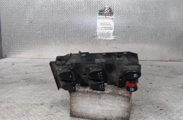 Commande lève-glace porte avant gauche HONDA CIVIC 8 PHASE 1 occasion