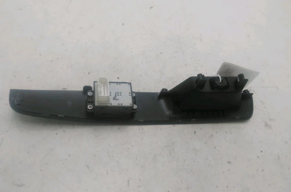 Commande lève-glace porte avant gauche Hyundai I10 I (PA) 1.2 (2011-2013) occasion