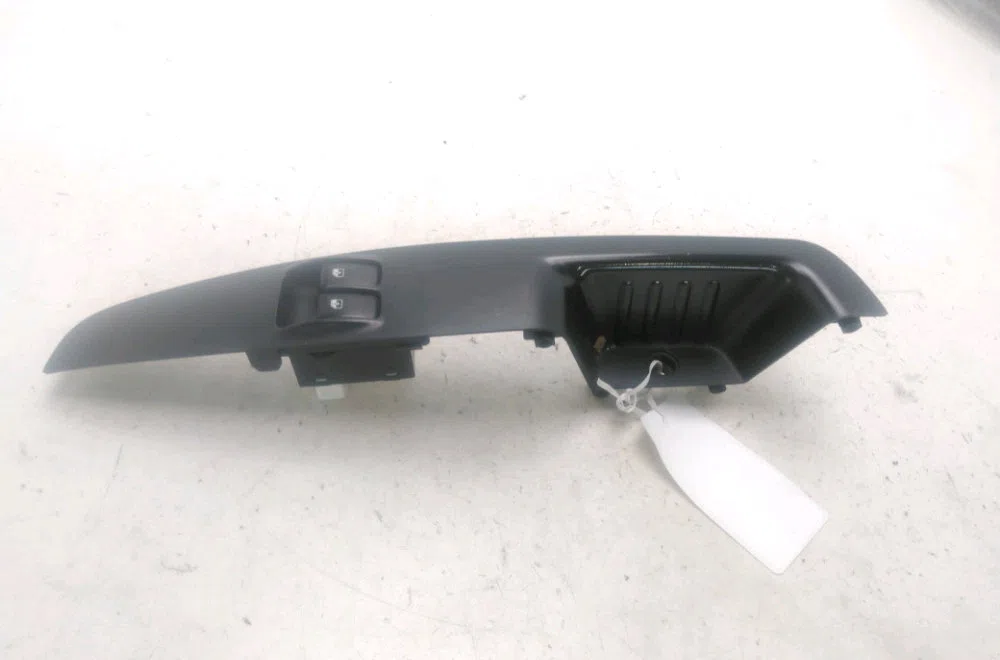 Commande lève-glace porte avant gauche Hyundai I10 I (PA) 1.2 (2011-2013) occasion