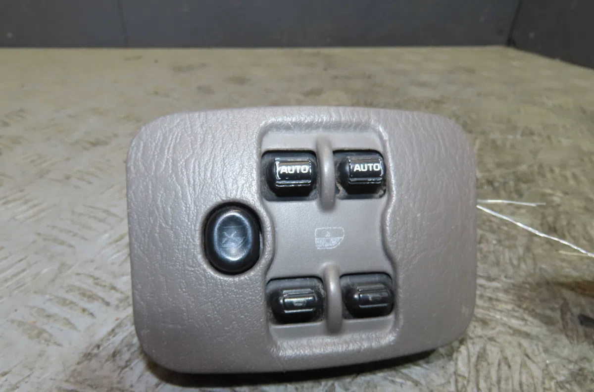 Commande lève-glace porte avant gauche Jeep CHEROKEE (KJ) 2.8 crd 4x4 (2004-2008) occasion