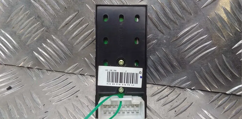 Commande lève-glace porte avant gauche Kia CEE'D 3-5 portes (ED) 1.6 crdi 90 (2006-2012) occasion