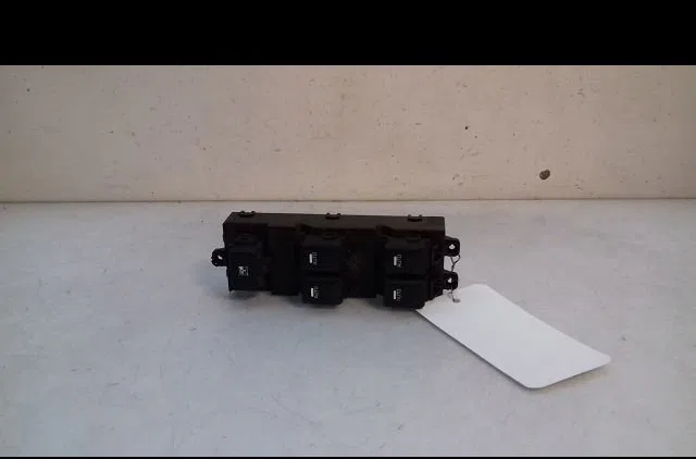 Commande lève-glace porte avant gauche Kia CEE'D (JD) 1.6 crdi 128 (2012-2018) occasion