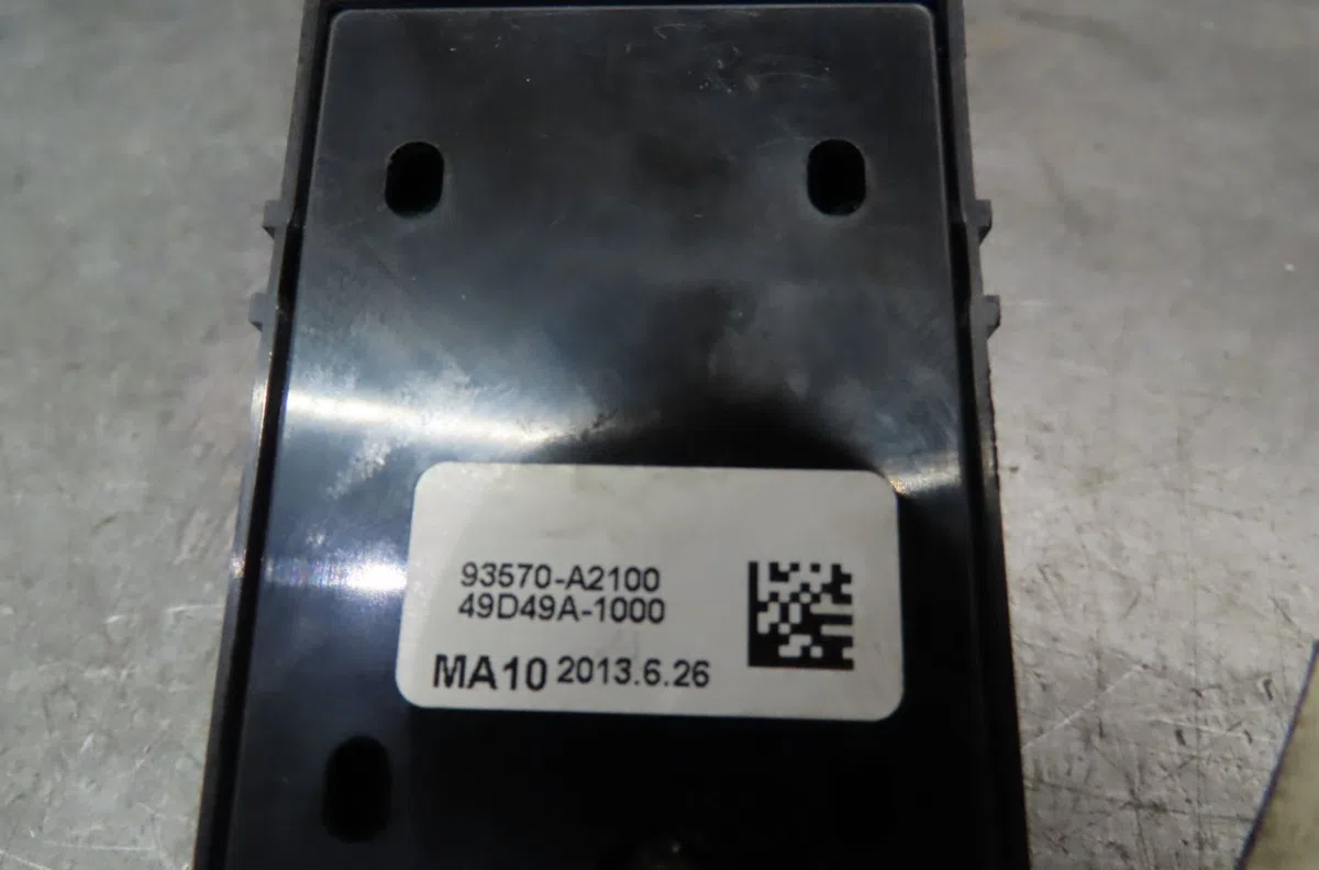 Commande lève-glace porte avant gauche Kia PRO CEE'D (JD) 1.6 crdi 128 (2013-2015) occasion