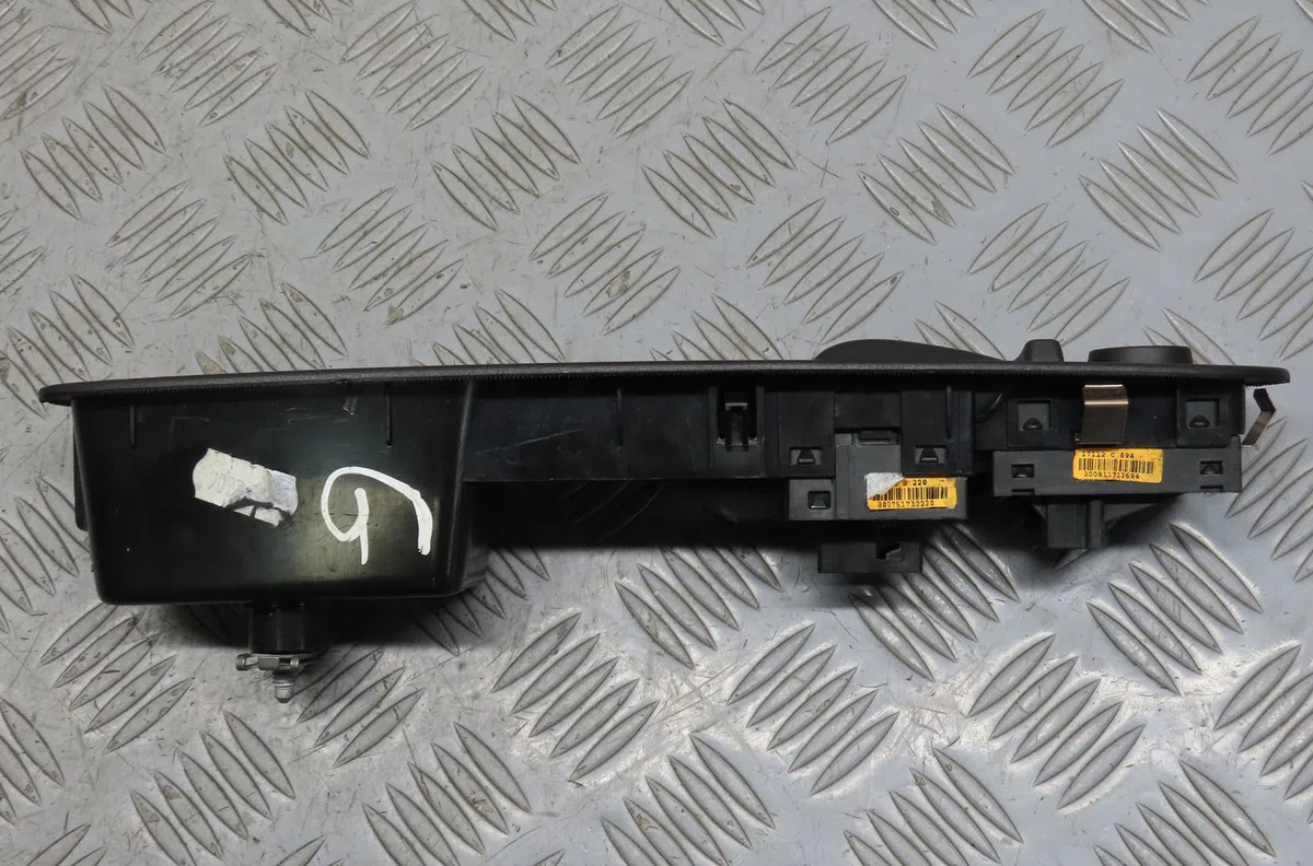 Commande lève-glace porte avant gauche Lancia YPSILON (312_) 0.9 twinair (312.pxg11, 312.pxg1a, 312.yxg11, 312.yxg1a) (2