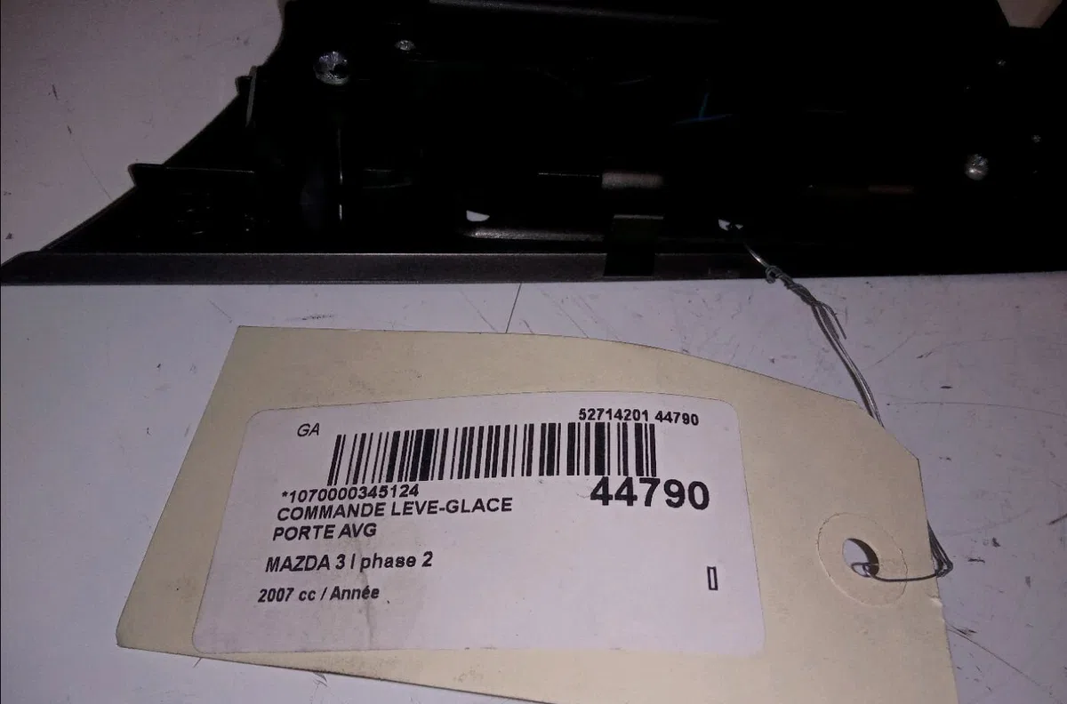 Commande lève-glace porte avant gauche Mazda 3 (BK) 1.6 (bk14) (2003-2009) occasion