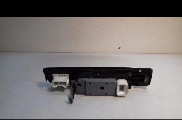 Commande lève-glace porte avant gauche Mitsubishi PAJERO PININ I (H6_W, H7_W) 1.8 gdi (h66w, h76w) (1999-2001) occasion