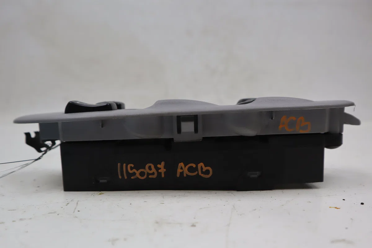 Commande lève-glace porte avant gauche Nissan ALMERA TINO (V10) 1.8 (2000-2006) occasion