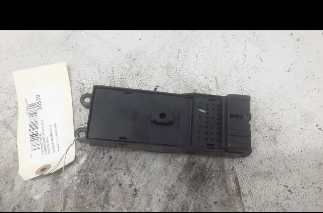 Commande lève-glace porte avant gauche Nissan MICRA II (K11) 1.0 i 16v (1992-2000) occasion