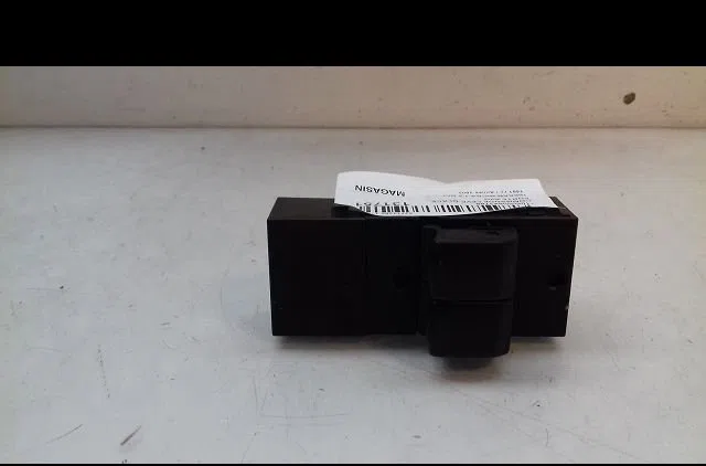 Commande lève-glace porte avant gauche Nissan MICRA III (K12) 1.5 dci (2003-2010) occasion