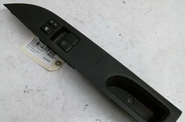 Commande lève-glace porte avant gauche NISSAN MICRA occasion