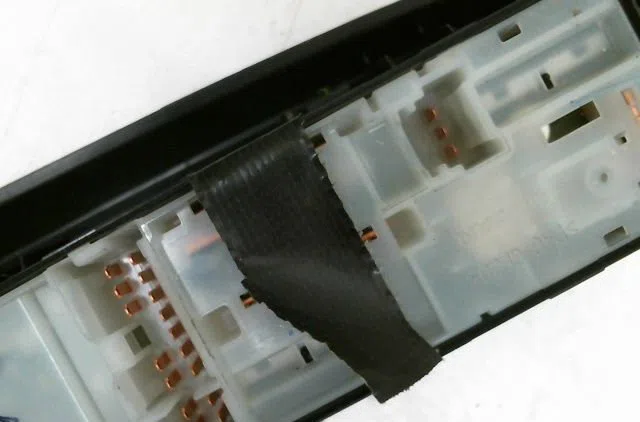 Commande lève-glace porte avant gauche NISSAN NOTE 1.5 DCI 90 BLACK LINE occasion