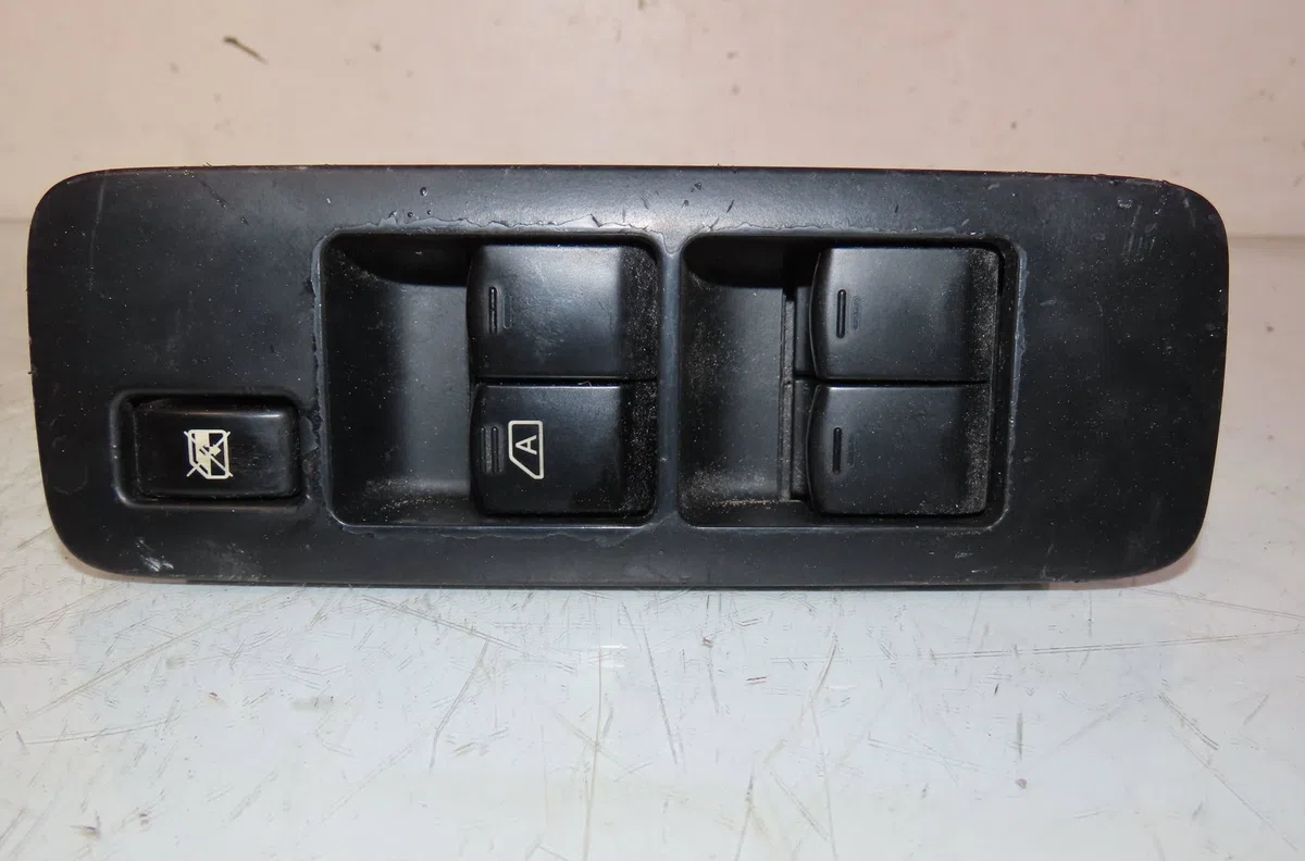 Commande lève-glace porte avant gauche NISSAN QASHQAI occasion