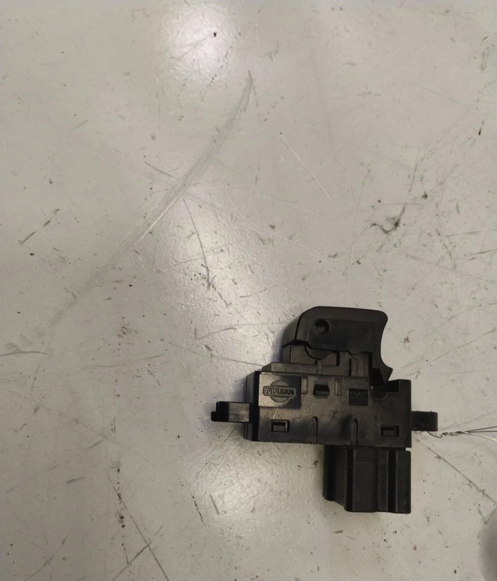 Commande lève-glace porte avant gauche Nissan QASHQAI - QASHQAI 2 I (J10, NJ10, JJ10E) 1.5 dci (2010-2013) occasion