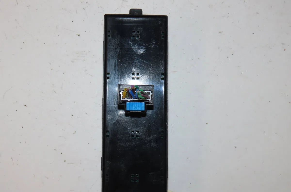Commande lève-glace porte avant gauche Opel ANTARA A (L07) 2.2 cdti (2010-2015) occasion