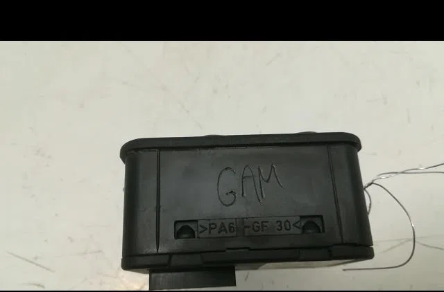 Commande lève-glace porte avant gauche OPEL ASTRA I 2004 occasion