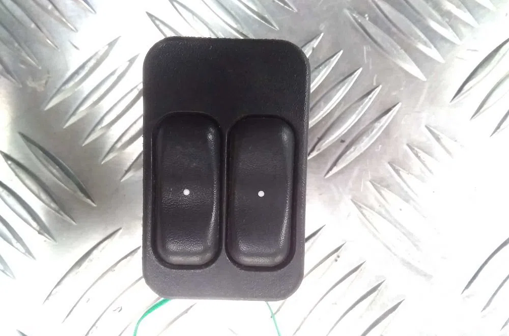 Commande lève-glace porte avant gauche OPEL CORSA 2001 occasion
