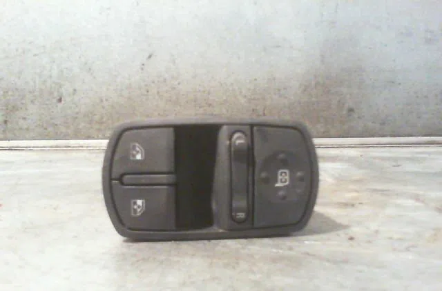 Commande lève-glace porte avant gauche OPEL CORSA 2008 occasion