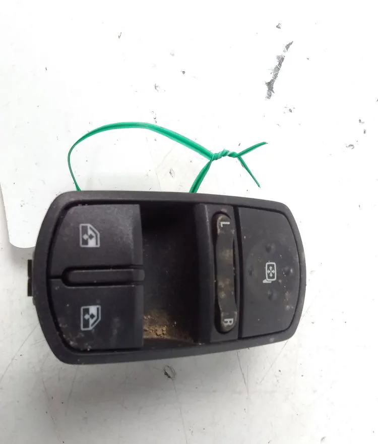 Commande lève-glace porte avant gauche OPEL CORSA 2009 occasion