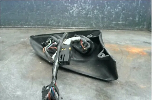 Commande lève-glace porte avant gauche Opel CORSA B (S93) 1.7 d (f08, f68, m68) (1996-2000) occasion