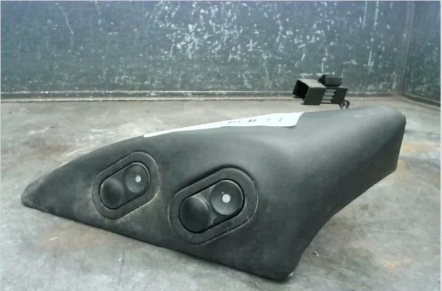 Commande lève-glace porte avant gauche Opel CORSA B (S93) 1.7 d (f08, f68, m68) (1996-2000) occasion