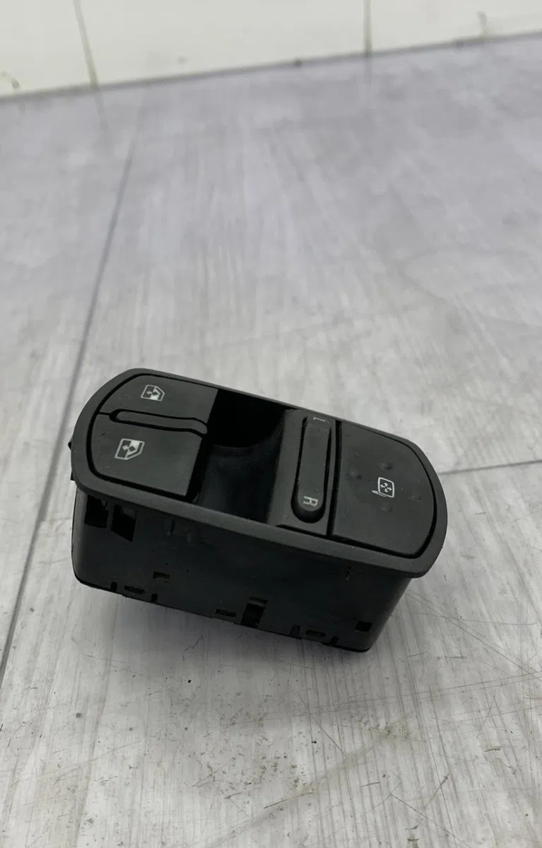 Commande lève-glace porte avant gauche OPEL CORSA D PHASE 1 occasion