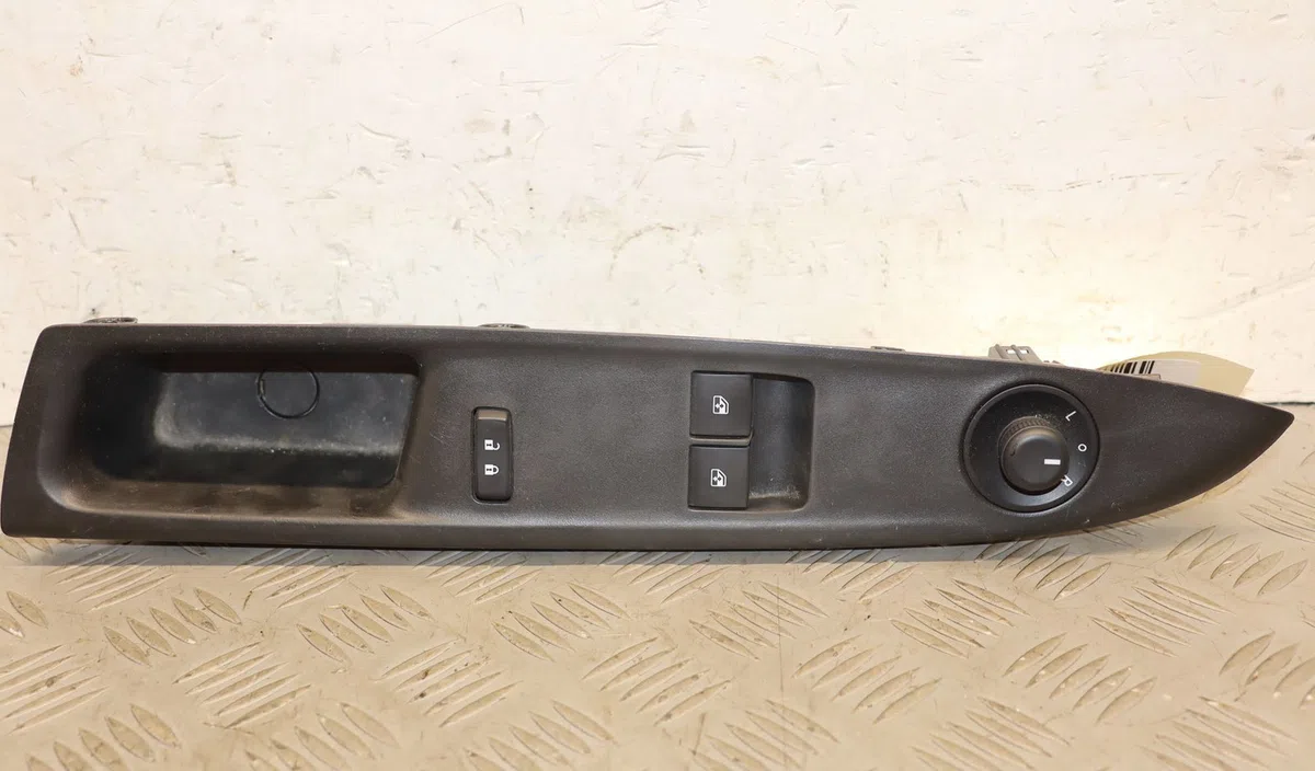 Commande lève-glace porte avant gauche Opel KARL (C16) 1.0 (2015-2018) occasion