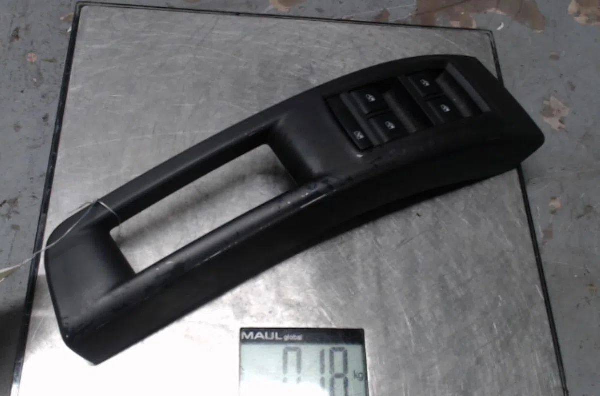Commande lève-glace porte avant gauche Opel MERIVA B Monospace (S10) 1.4 (75) (2010-2017) occasion
