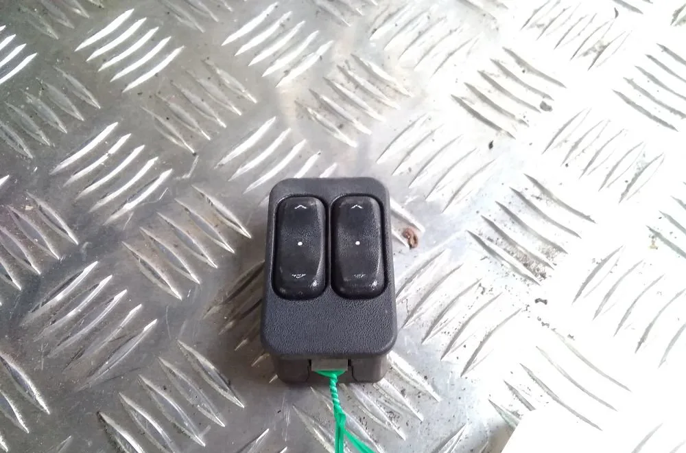 Commande lève-glace porte avant gauche OPEL MERIVA I 1.4i 90ch occasion
