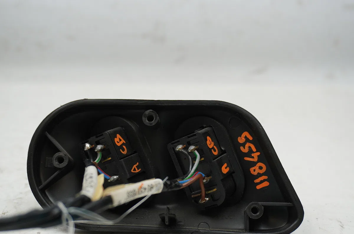 Commande lève-glace porte avant gauche Opel TIGRA (S93) 1.4 16v (f07) (1994-2000) occasion