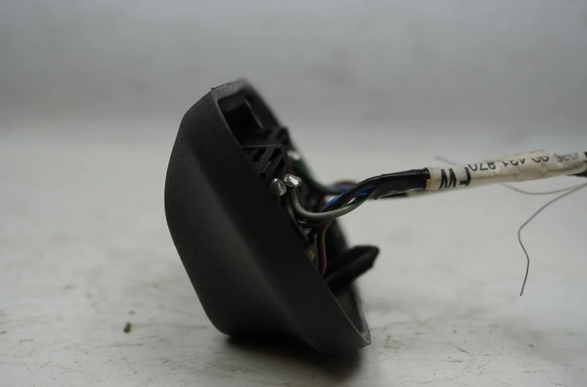 Commande lève-glace porte avant gauche Opel TIGRA (S93) 1.4 16v (f07) (1994-2000) occasion