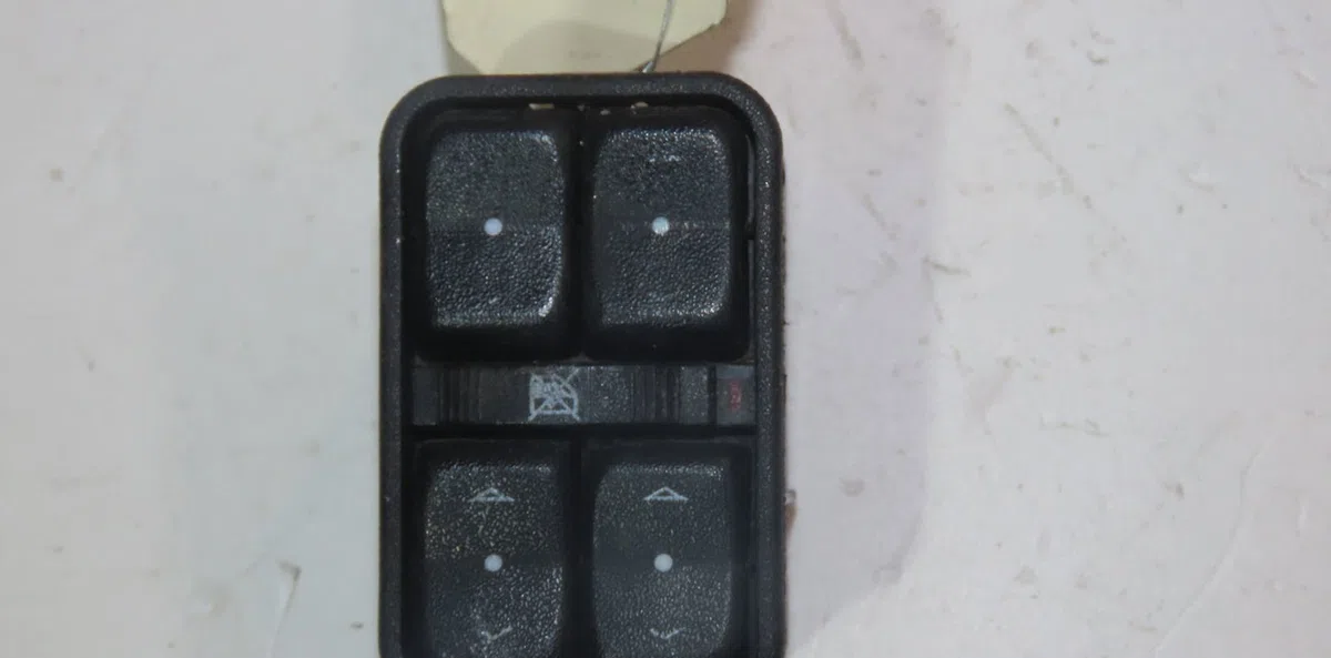 Commande lève-glace porte avant gauche Opel ZAFIRA A Monospace (T98) 1.8 16v (f75) (1999-2000) occasion