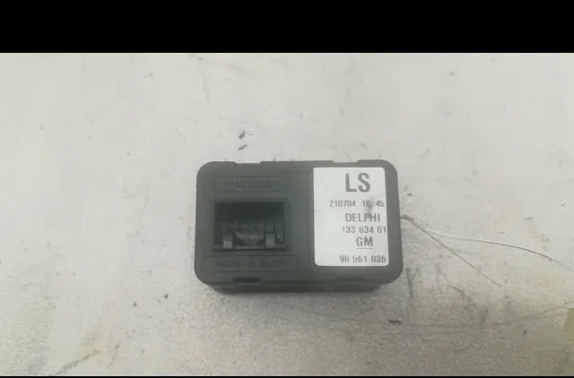 Commande lève-glace porte avant gauche Opel ZAFIRA A Monospace (T98) 2.0 dti 16v (f75) (2000-2005) 5 portes occasion