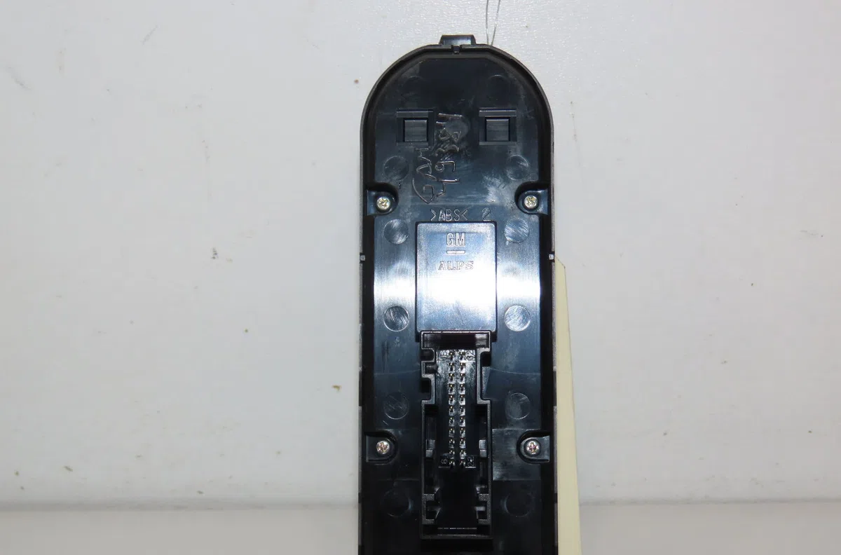 Commande lève-glace porte avant gauche Opel ZAFIRA - ZAFIRA FAMILY B (A05) 1.7 cdti (m75) (2008-2015) 5 portes occasion