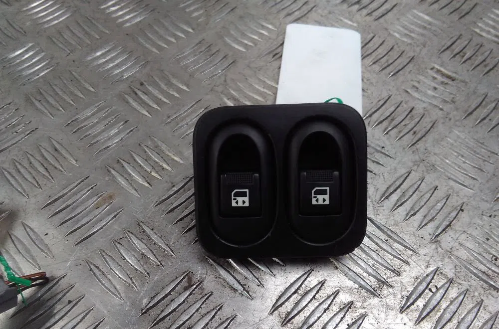 Commande lève-glace porte avant gauche Peugeot 1007 (KM_) 1.6 hdi (2007) occasion