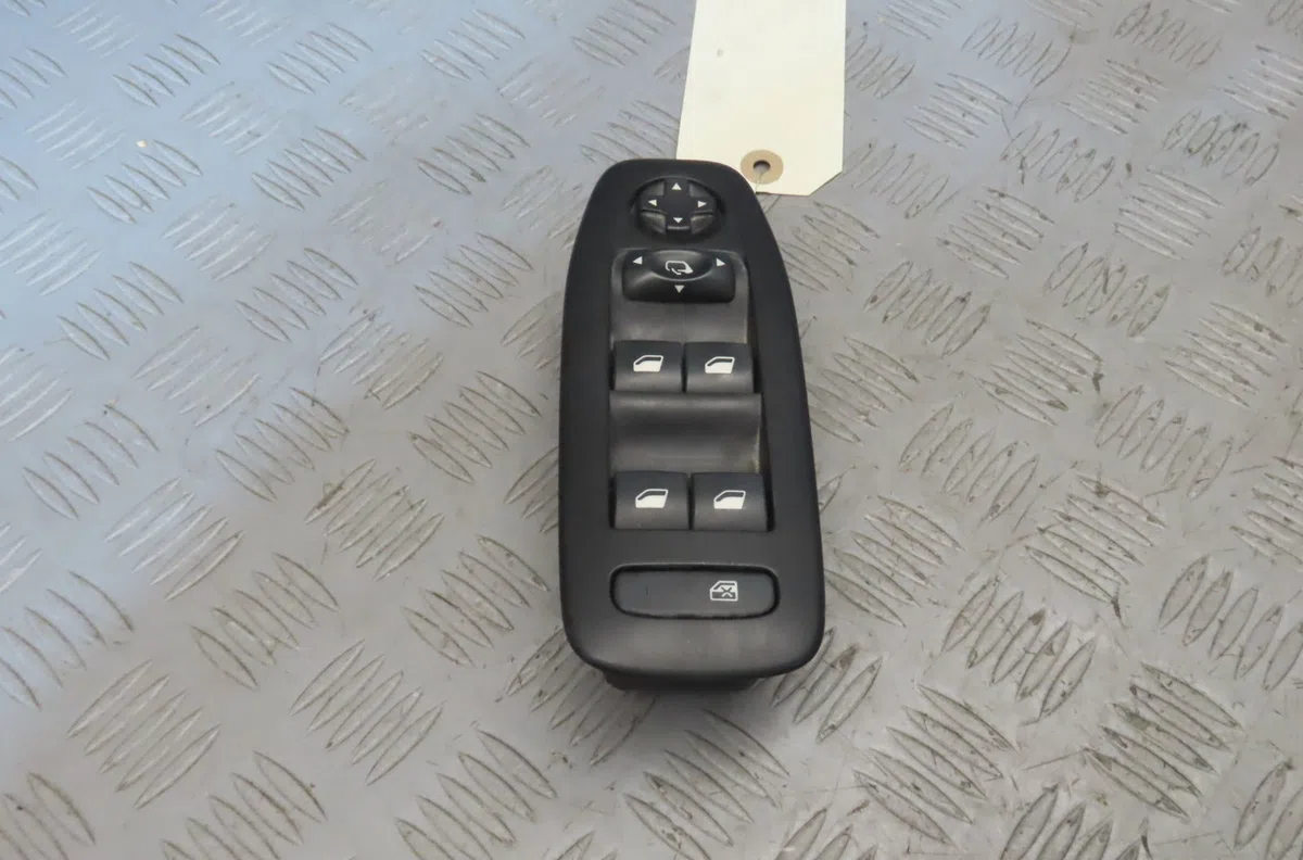 Commande lève-glace porte avant gauche PEUGEOT 2008 2019 occasion