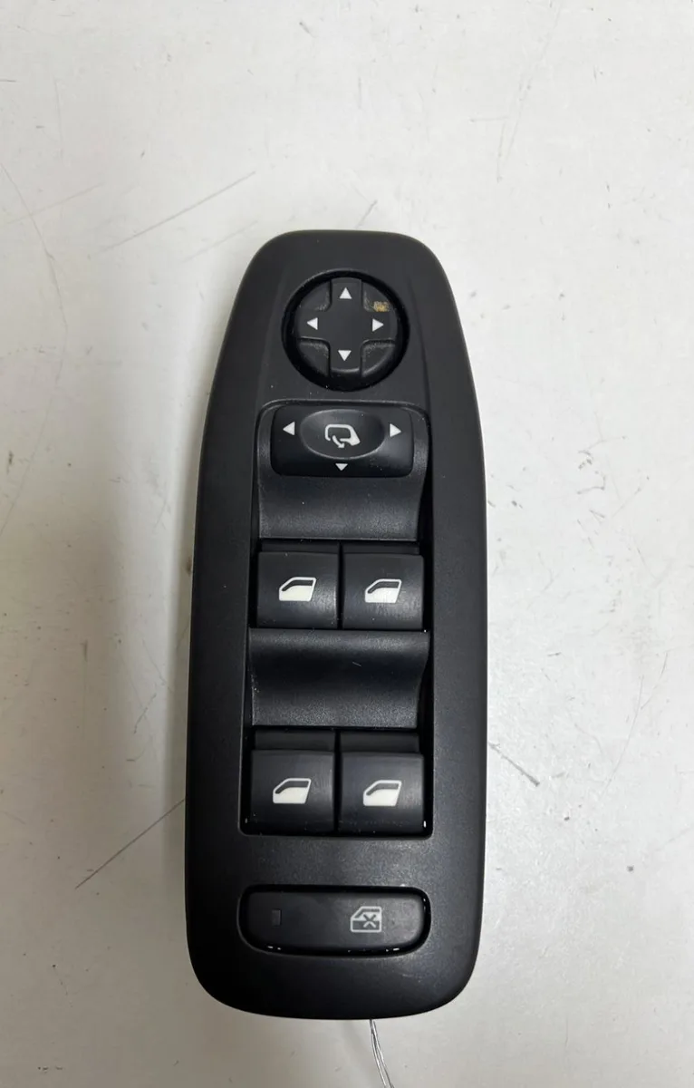 Commande lève-glace porte avant gauche Peugeot 2008 I (CU_) 1.2 thp 110 - puretech 110 (2015) 5 portes occasion