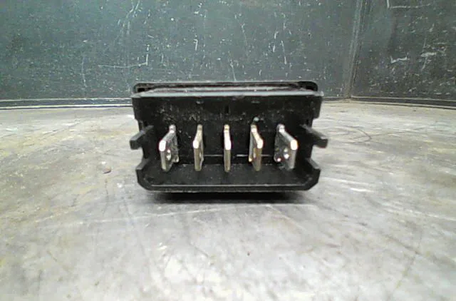 Commande lève-glace porte avant gauche Peugeot 205 II (20A-C) 1.7 diesel (1987-1998) occasion
