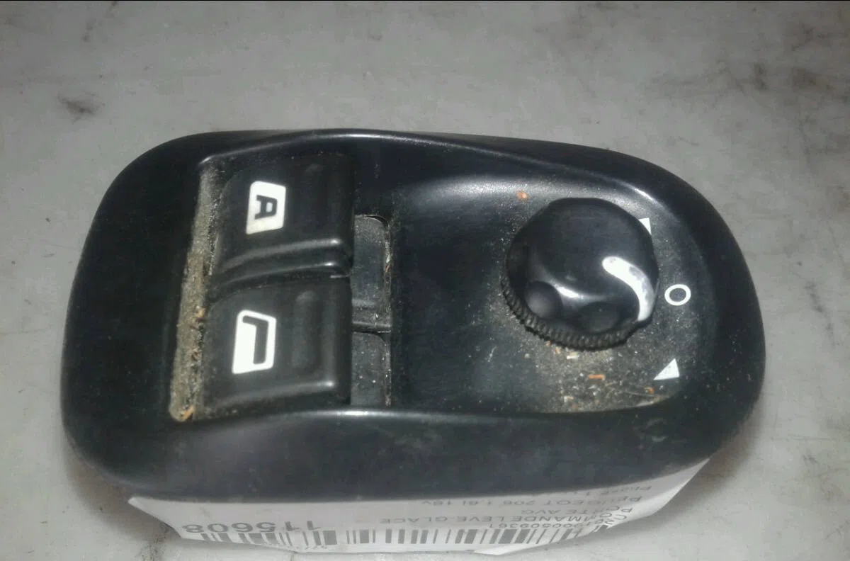 Commande lève-glace porte avant gauche PEUGEOT 206 2004 occasion