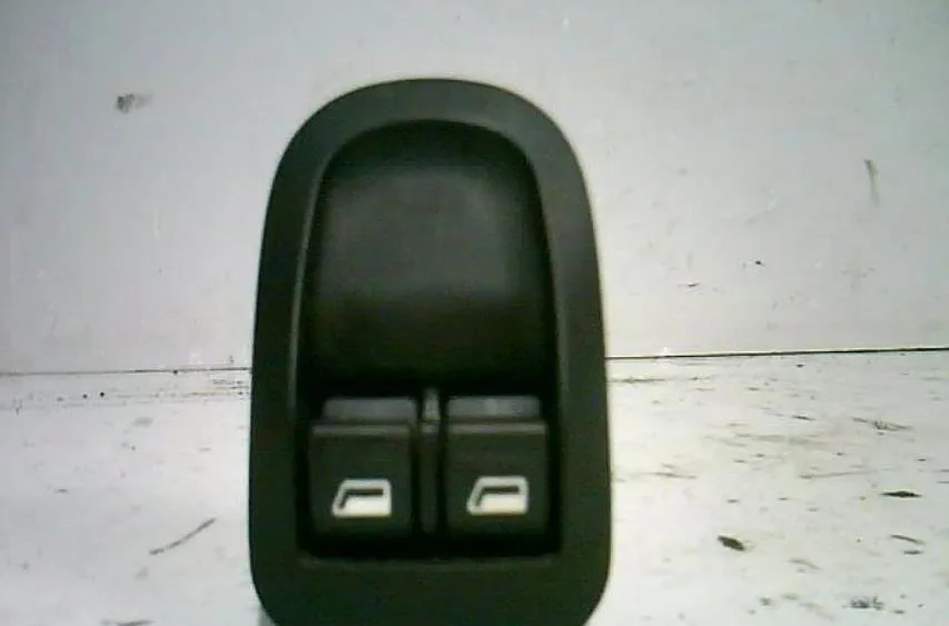 Commande lève-glace porte avant gauche Peugeot 206 (2L_, 2M_) 1.1 (2009-2013) occasion