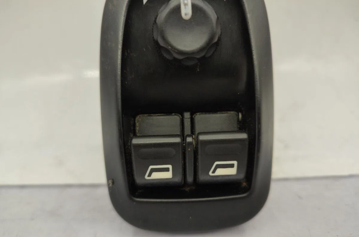 Commande lève-glace porte avant gauche PEUGEOT 206 PHASE 2 occasion