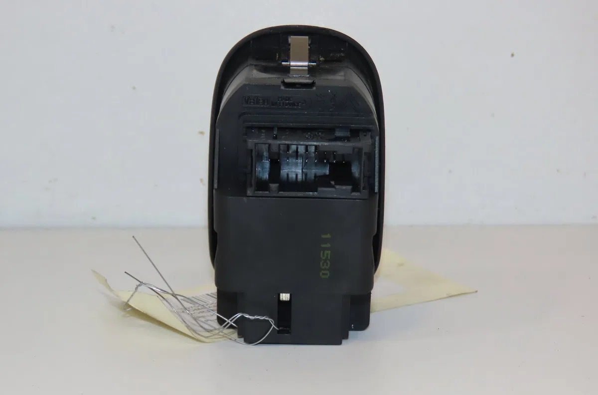 Commande lève-glace porte avant gauche Peugeot 206 Van 1.4 hdi (2001-2009) occasion