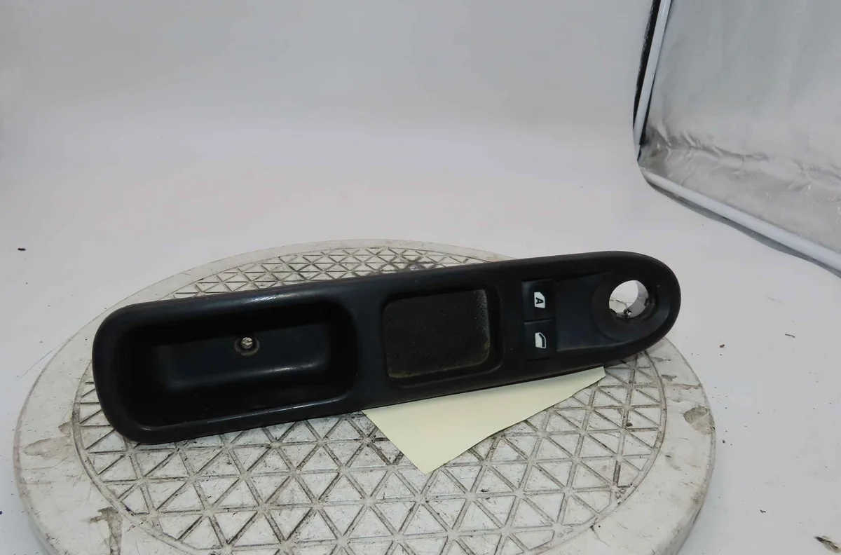 Commande lève-glace porte avant gauche PEUGEOT 207 occasion