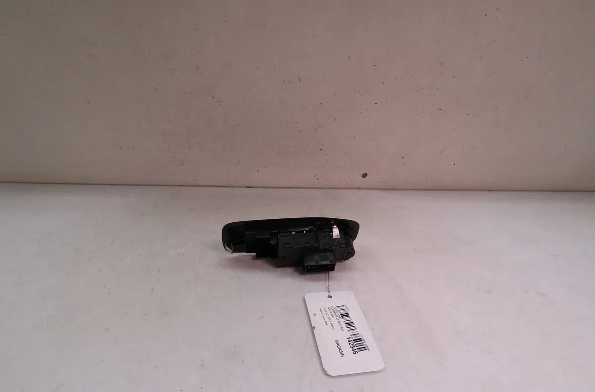 Commande lève-glace porte avant gauche Peugeot 208 I (CA_, CC_) 1.5 bluehdi 100 (2018) occasion