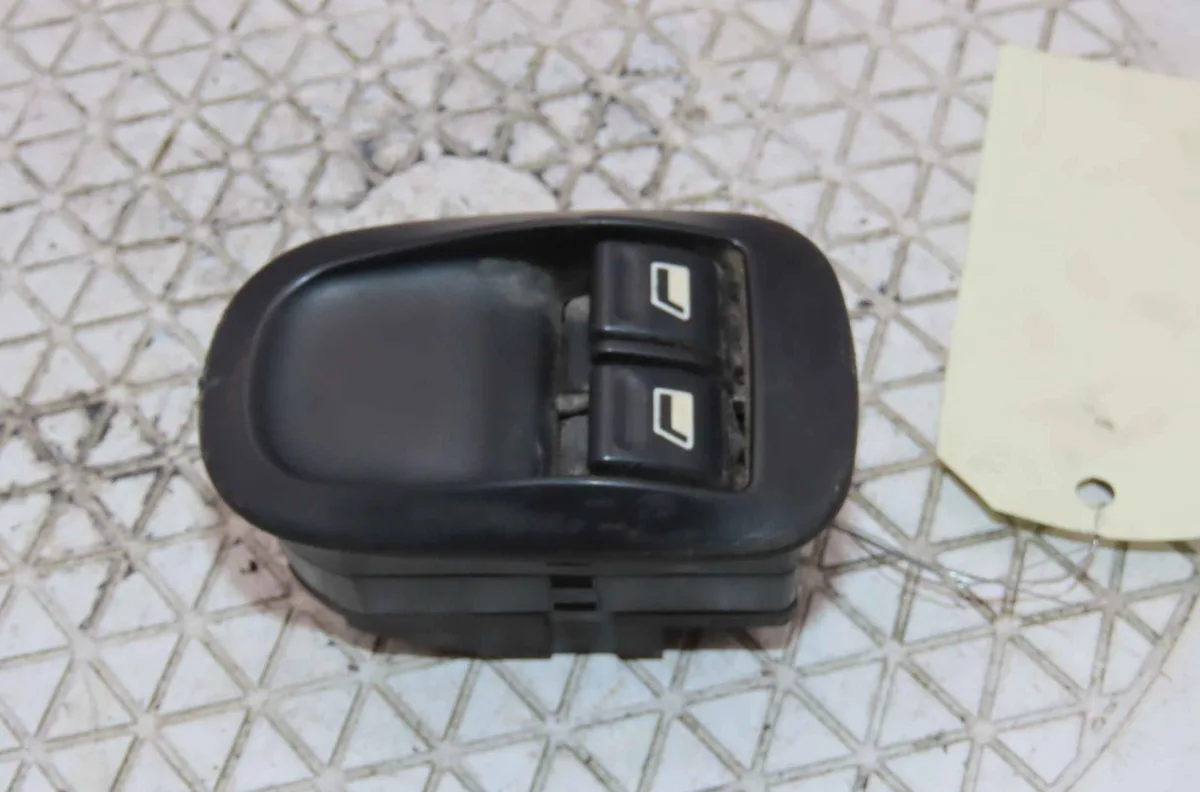 Commande lève-glace porte avant gauche PEUGEOT 306 occasion