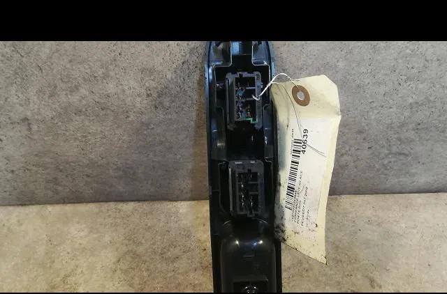 Commande lève-glace porte avant gauche Peugeot 307 (3A-C) 1.6 16v (2000-2007) 5 portes occasion